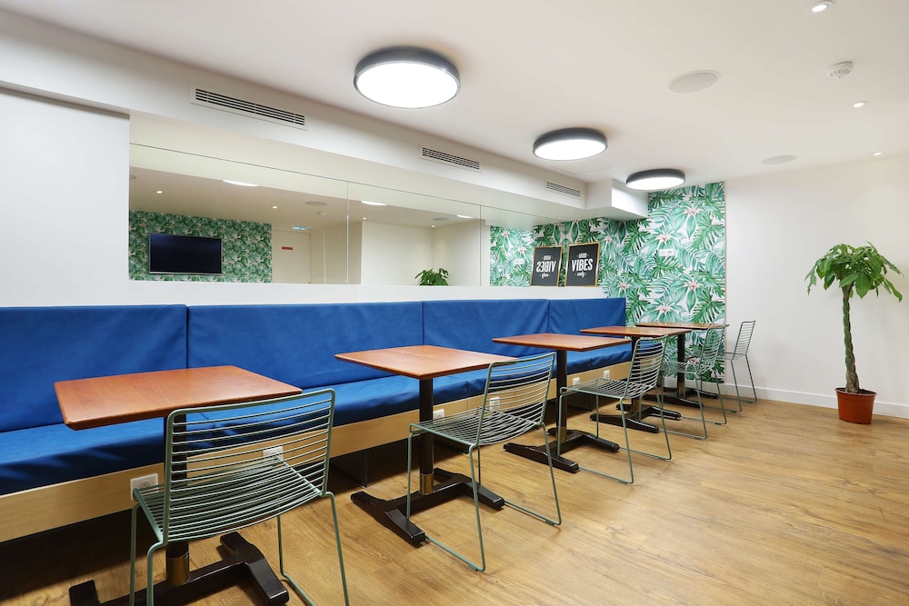 The Playce Hotel & Bar by Happyculture