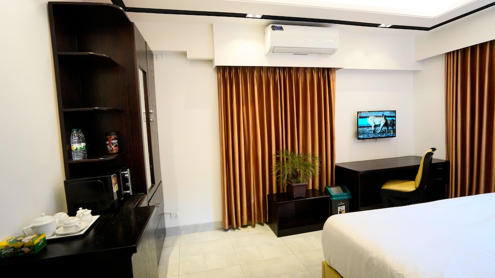 Xpressmall Hotels & Resorts