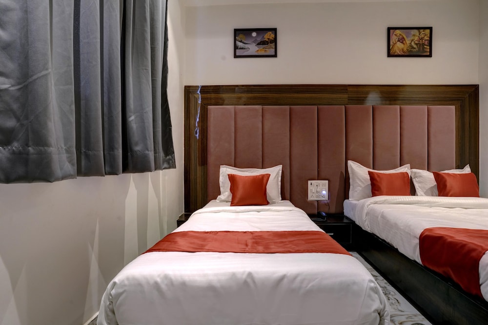 Hotel Golden Palace Residency