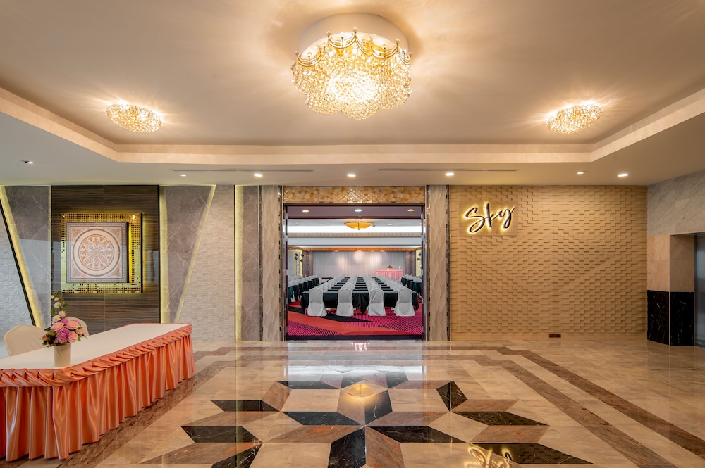 Alexander Hotel
