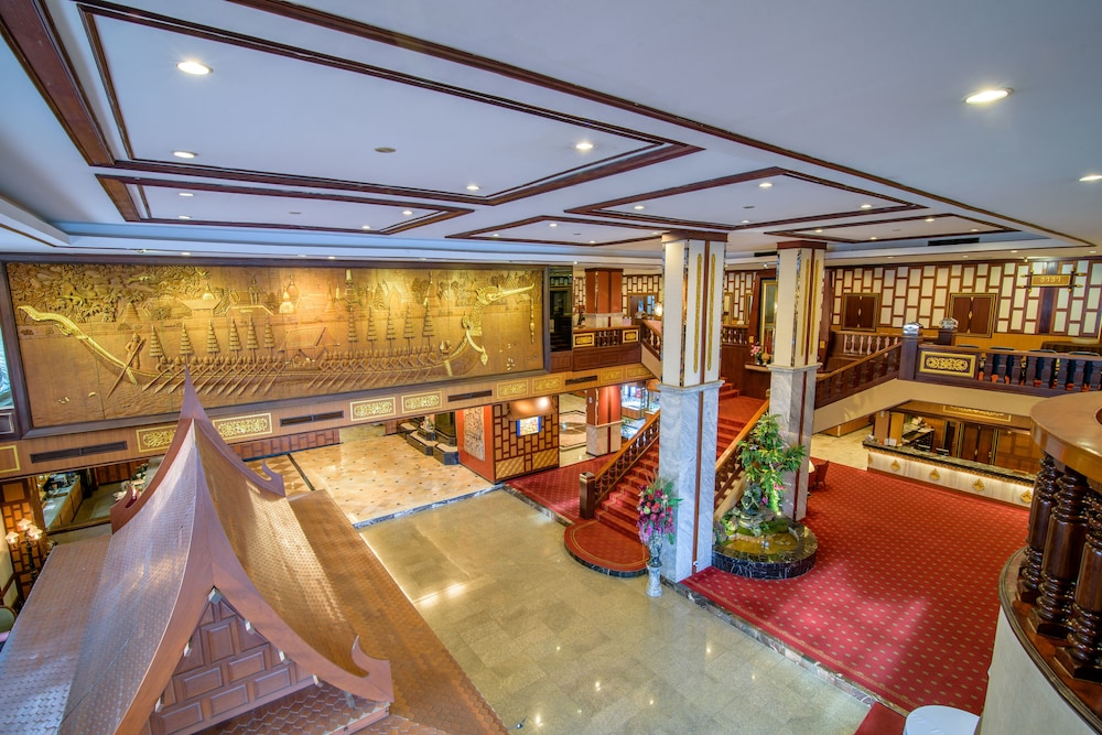 Alexander Hotel