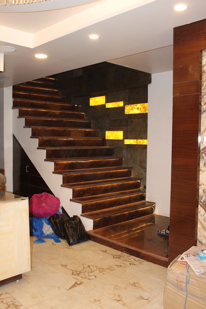 Hotel Gauranga @ New Delhi Railway Station (Couple Friendly)