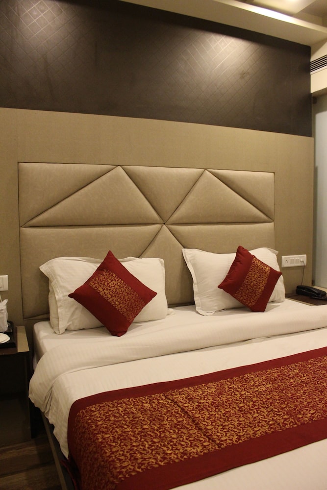 Hotel Gauranga @ New Delhi Railway Station (Couple Friendly)