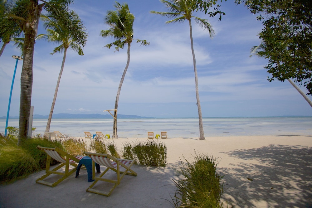 Lime & Soda Beachfront Resort