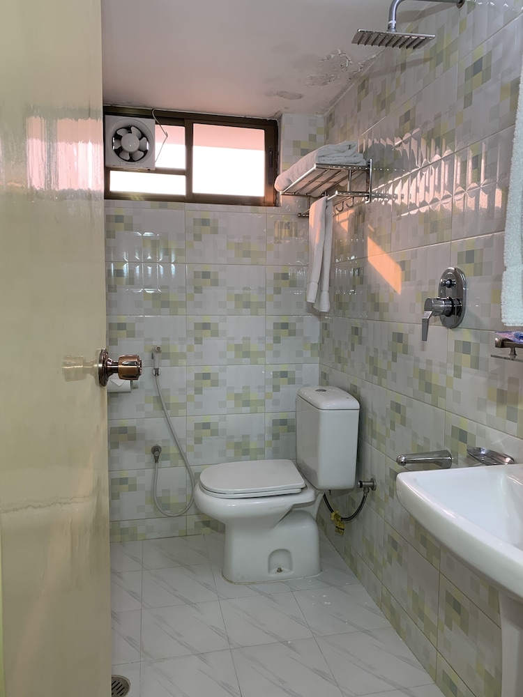 Grand Circle Inn Hotel & Suites