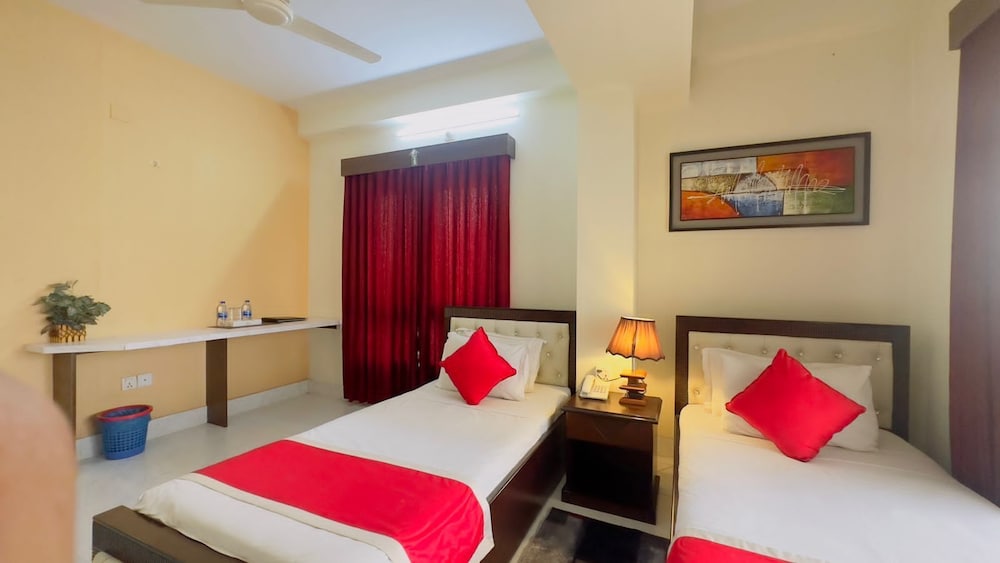 Grand Circle Inn Hotel & Suites