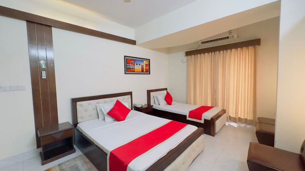 Grand Circle Inn Hotel & Suites