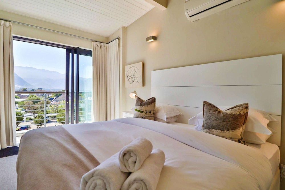 Whale Coast All Suite Hotel