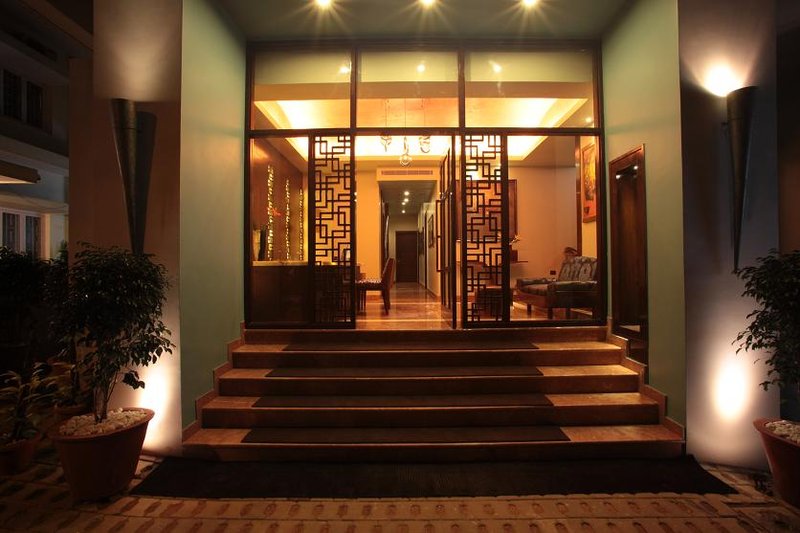 Mint Queensway Suites Near Ulsoor Lake