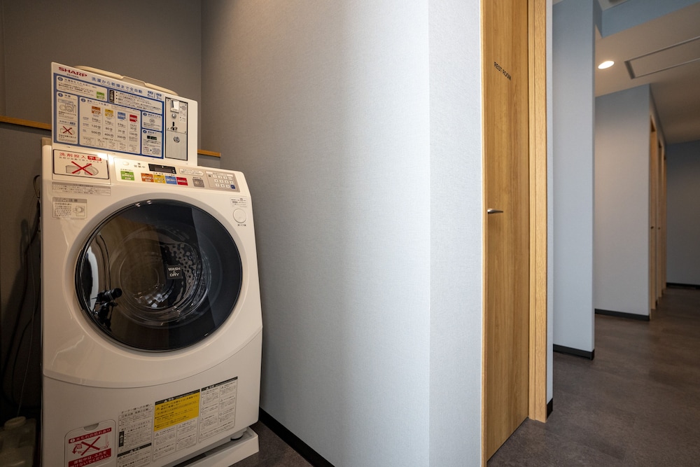 R9 Hostel Tochigi station