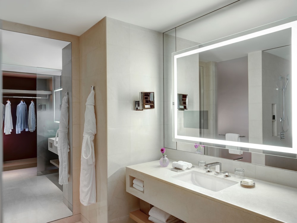 Four Seasons Hotel Dubai International Financial Centre