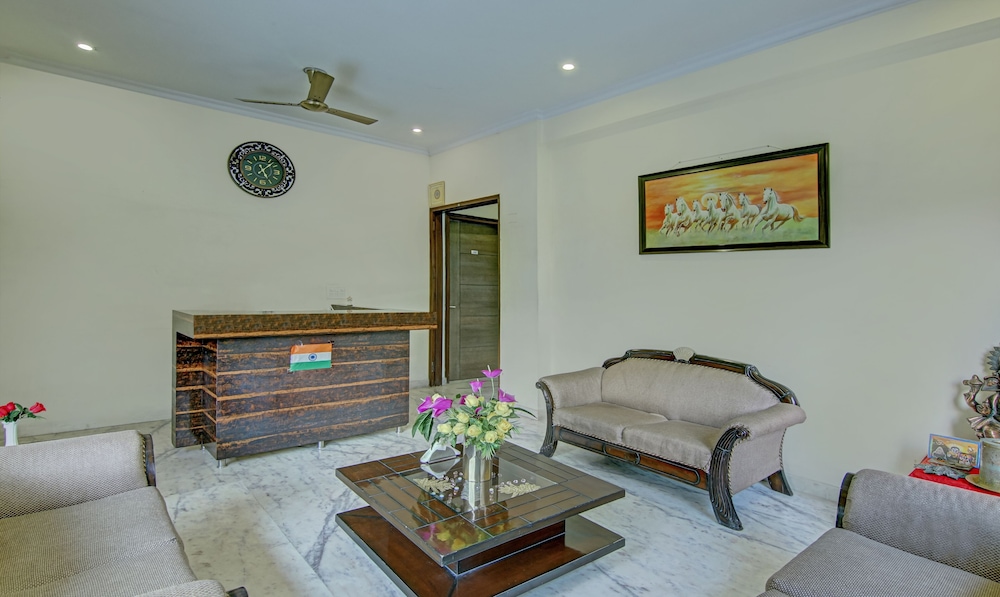 Itsy Hotels Swastika Inn Sector 26