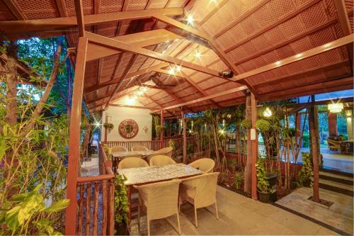 Brown Town Resort & Spa
