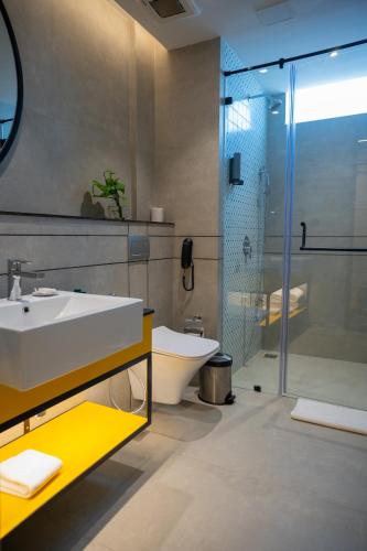 Zibe Luxe Kakinada by GRT hotels