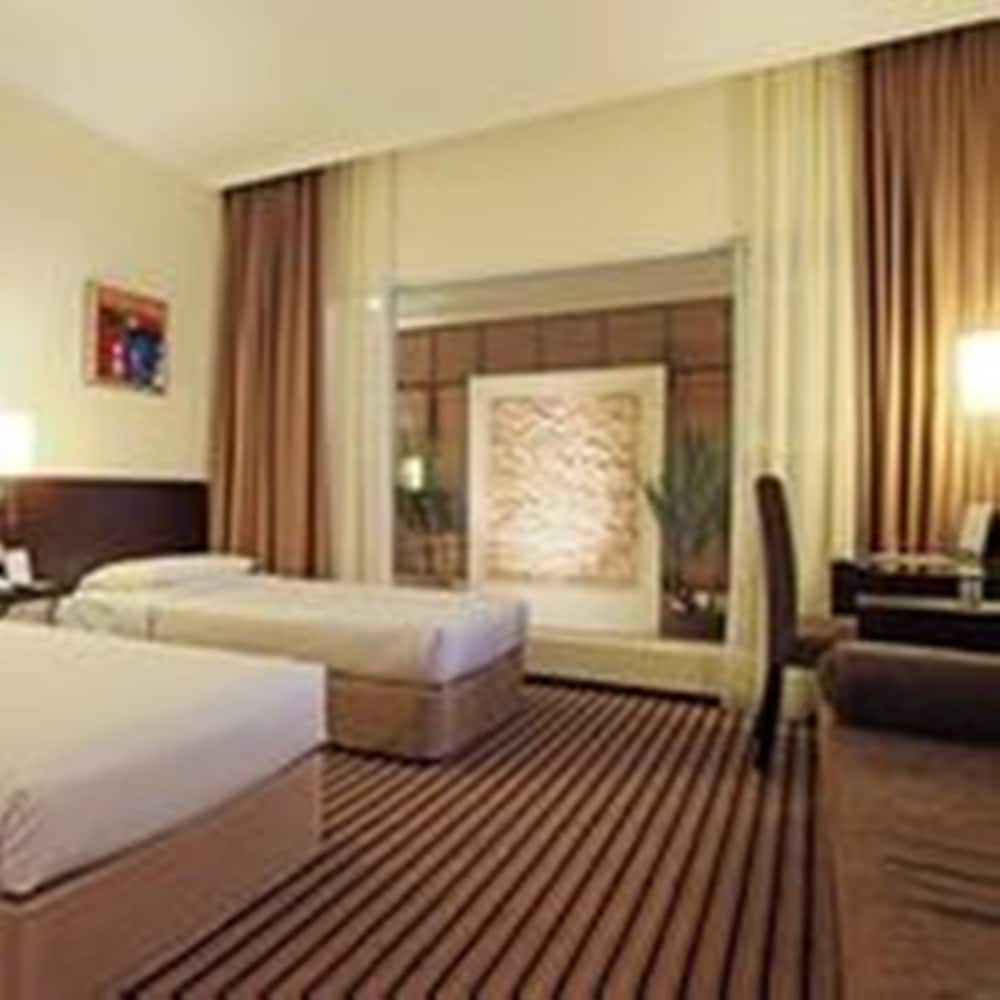 Harmoni One Convention Hotel & Service Apartments