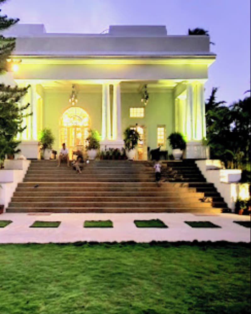 The Altus - A Luxury Homestay