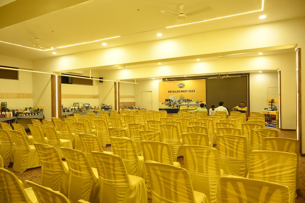 Hotel Center Point Solapur