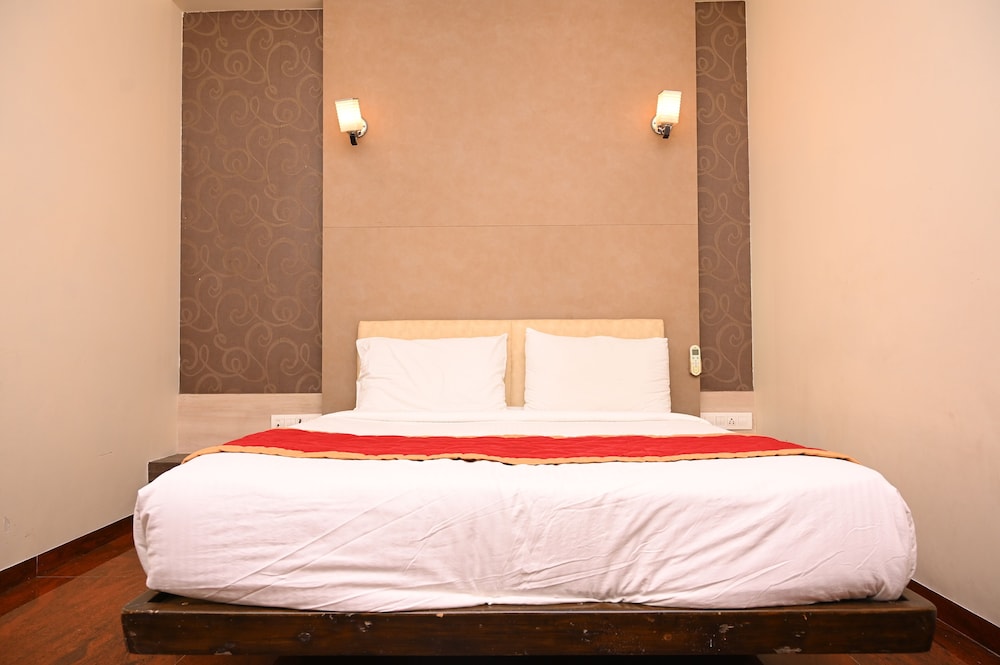 Hotel Center Point Solapur