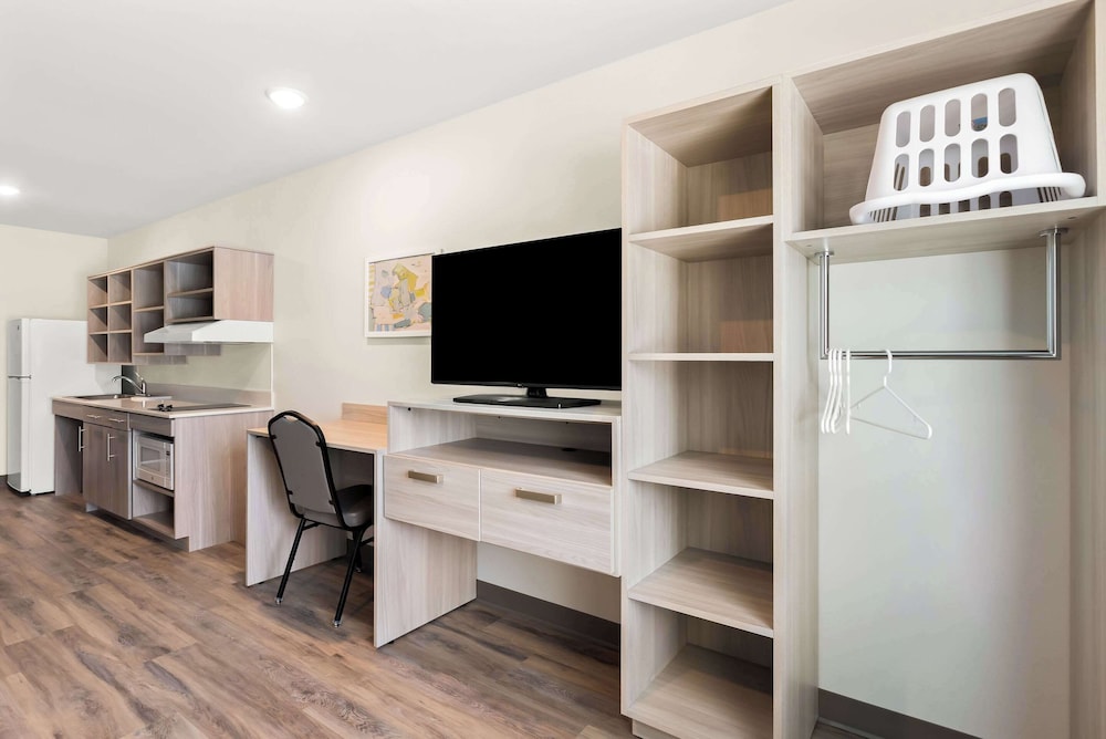 Woodspring Suites Savannah West Chatham Parkway