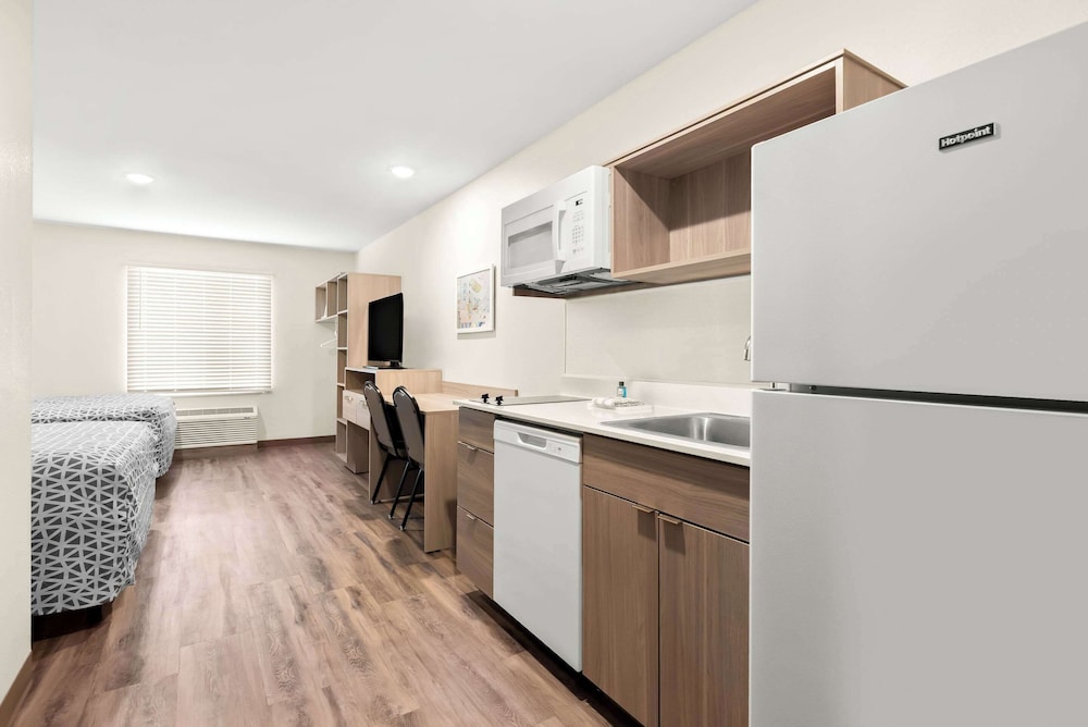 Woodspring Suites Savannah West Chatham Parkway