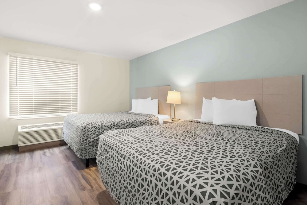 Woodspring Suites Savannah West Chatham Parkway