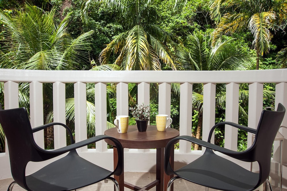 Ratana Hill Hotel
