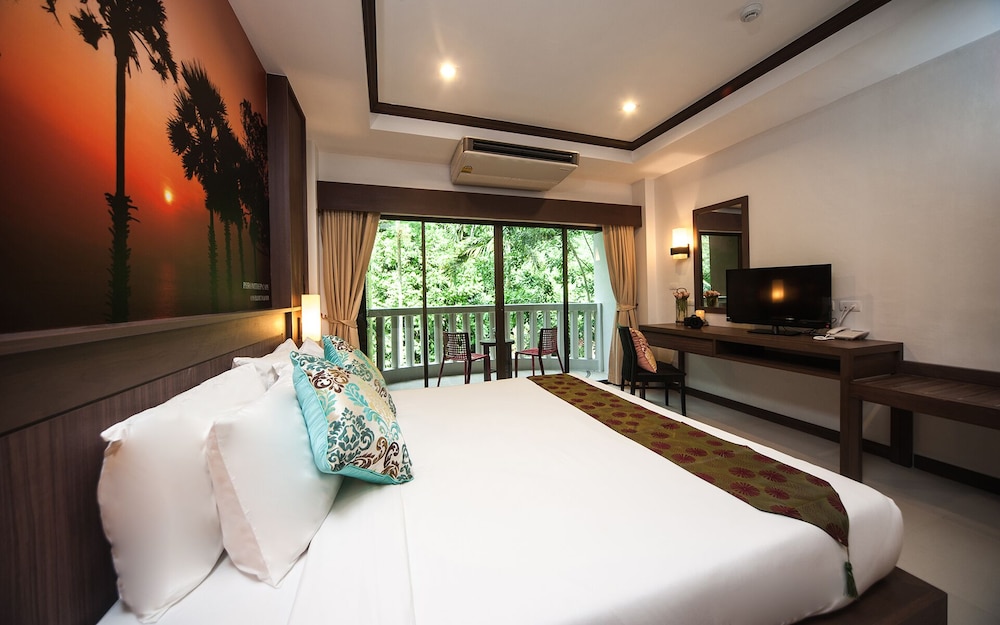 Ratana Hill Hotel