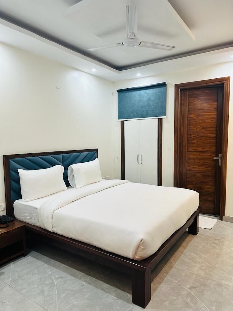 Hotel Palm View by JMD Group