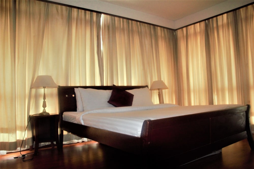 Queens Service Suite at Times Square