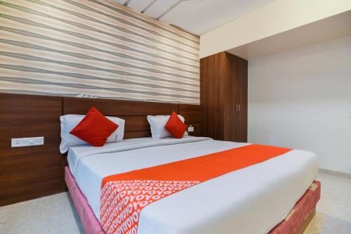 Super OYO Flagship Sunshine Inn Near Pune Railway Station