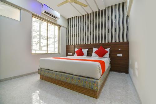 Super OYO Flagship Sunshine Inn Near Pune Railway Station