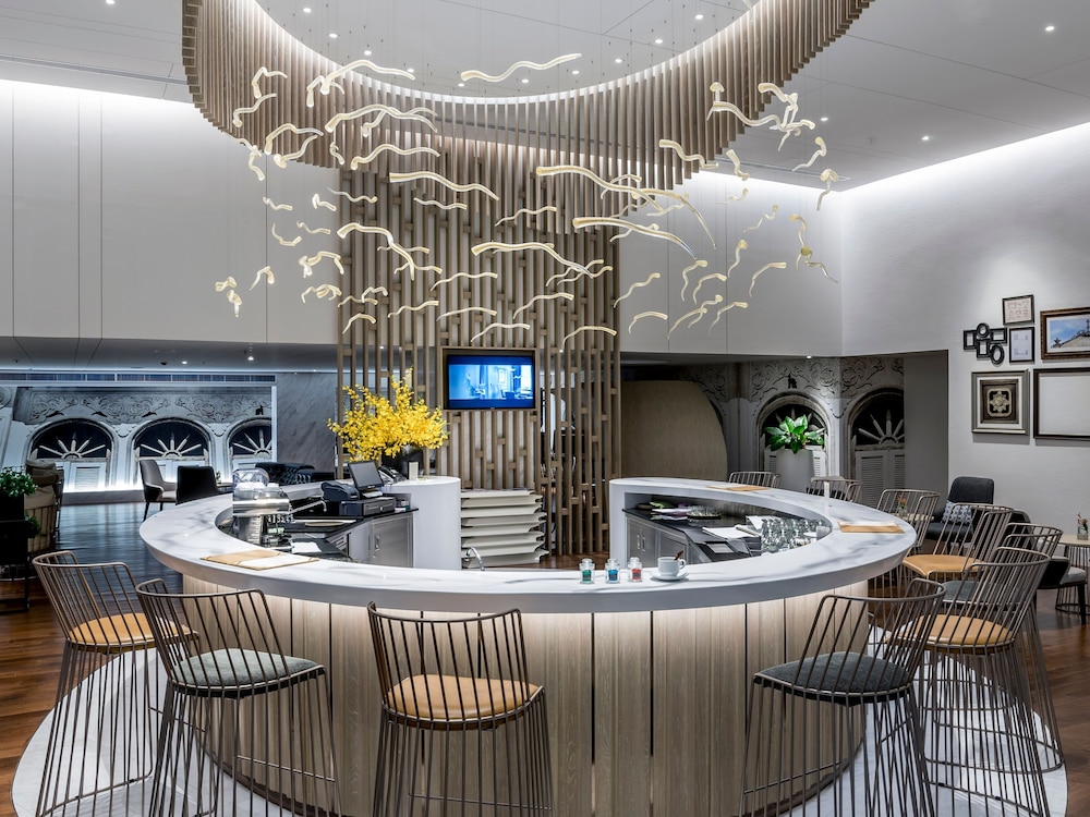Novotel Phuket City Phokeethra Hotel