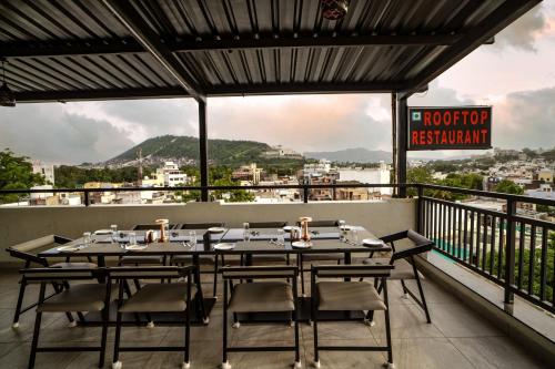 THE MANGAL VIEW RESIDENCY - A Luxury Boutique Business Hotel