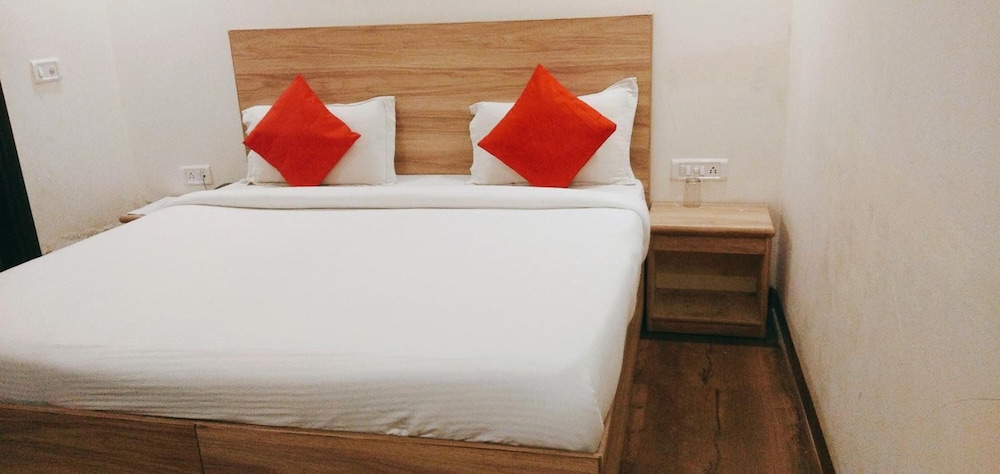 Hotel Aerocity Golden