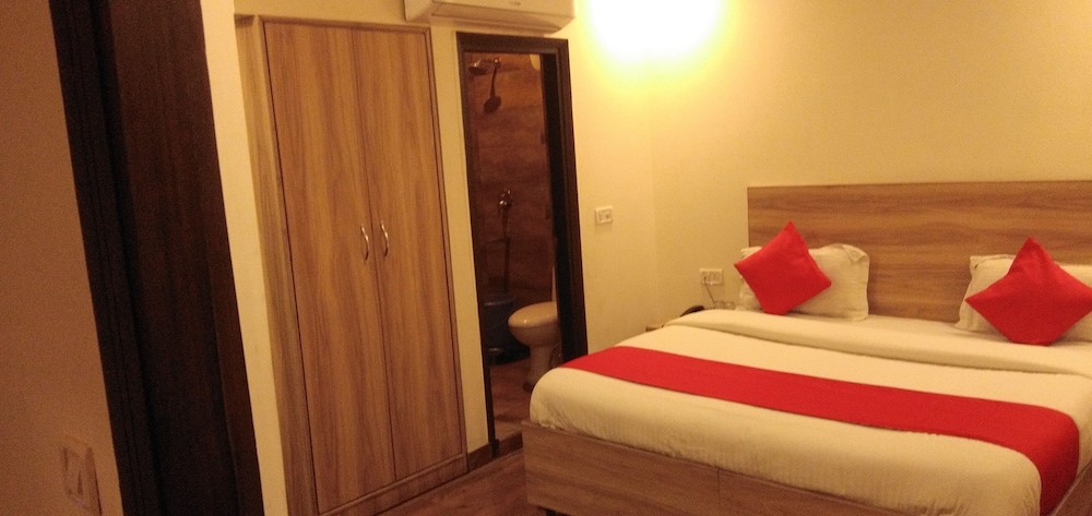Hotel Aerocity Golden