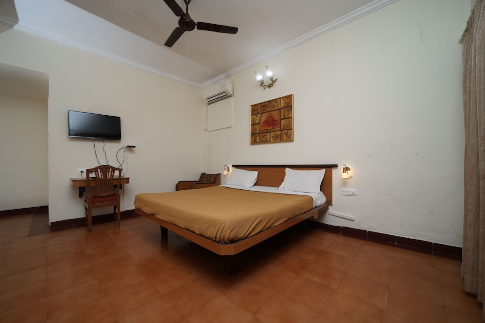 Gujarat Bhavan Hotel, Matheran
