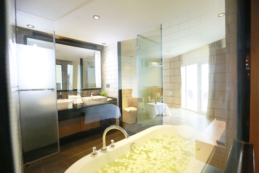 T Pattaya Hotel by PCL