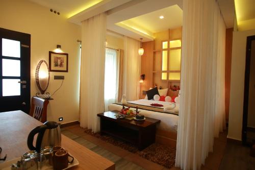 Silver Green Holiday Enclaves