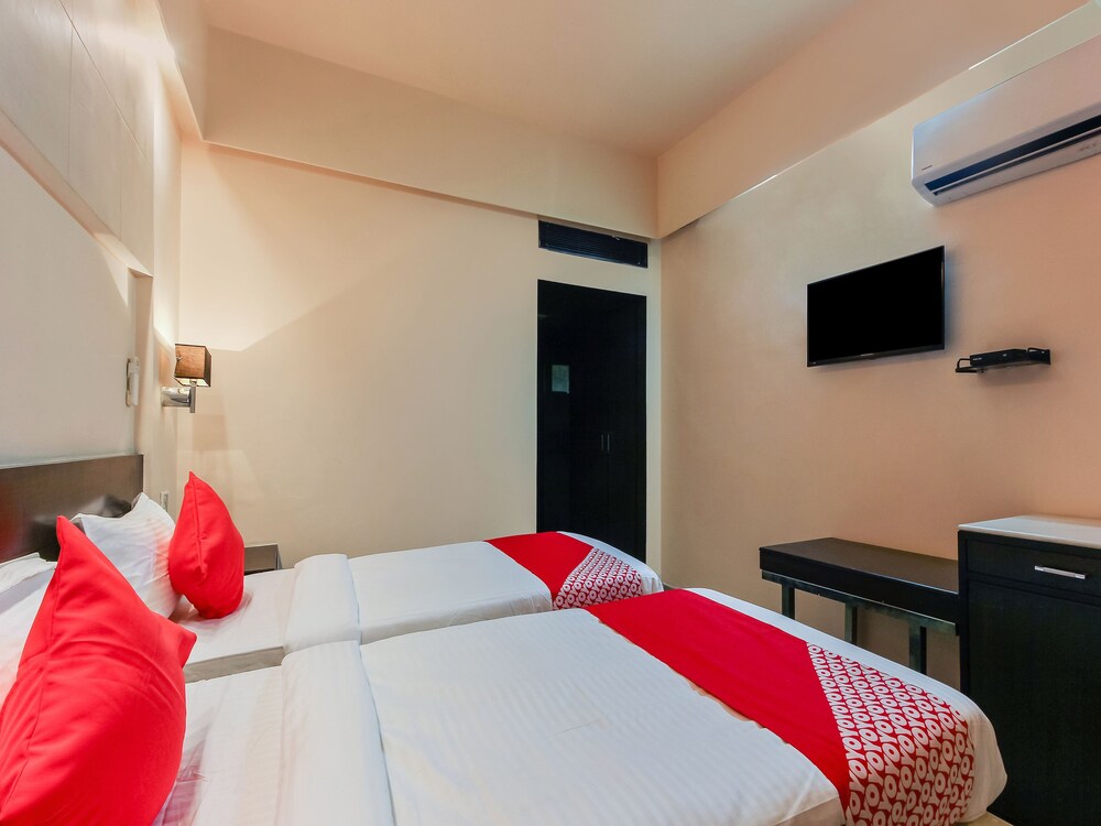 OYO 22412 Flagship Hotel Sai Prakash