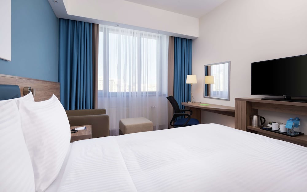 Hampton by Hilton Astana Triumphal Arch