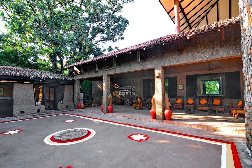 Kings Lodge Bandhavgarh by Pugdundee Safaris