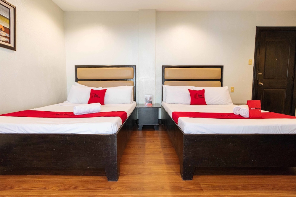 RedDoorz Plus @ The Ridge Tagaytay