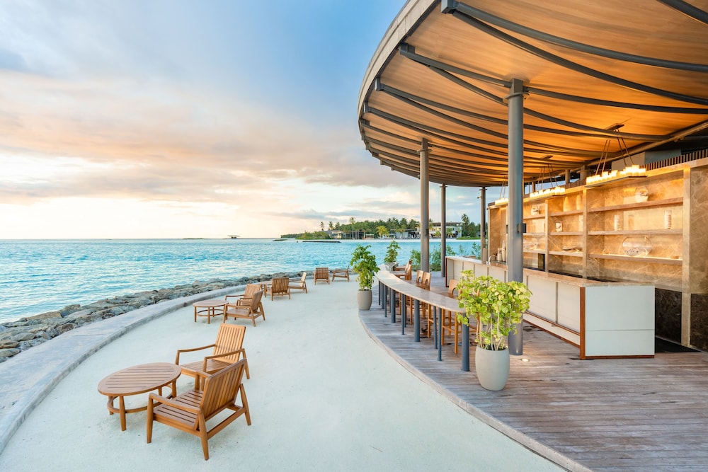 Madifushi private island