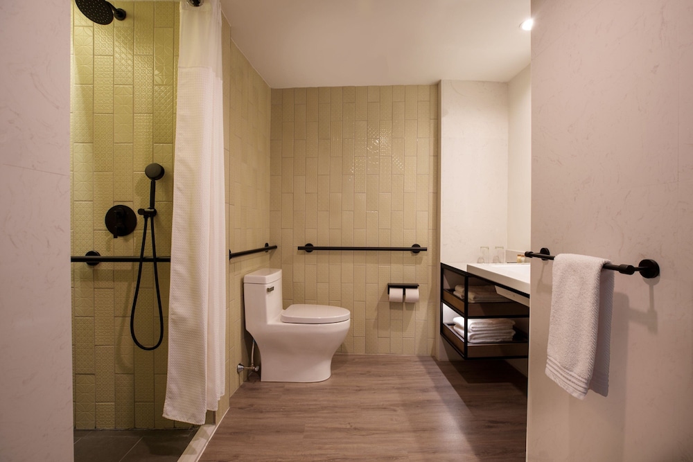 Renaissance New York Flushing Hotel at Tangram