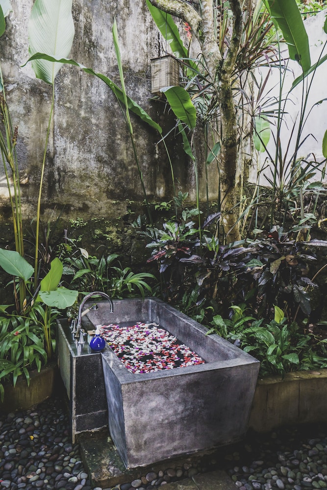 Amora Ubud Boutique Villas