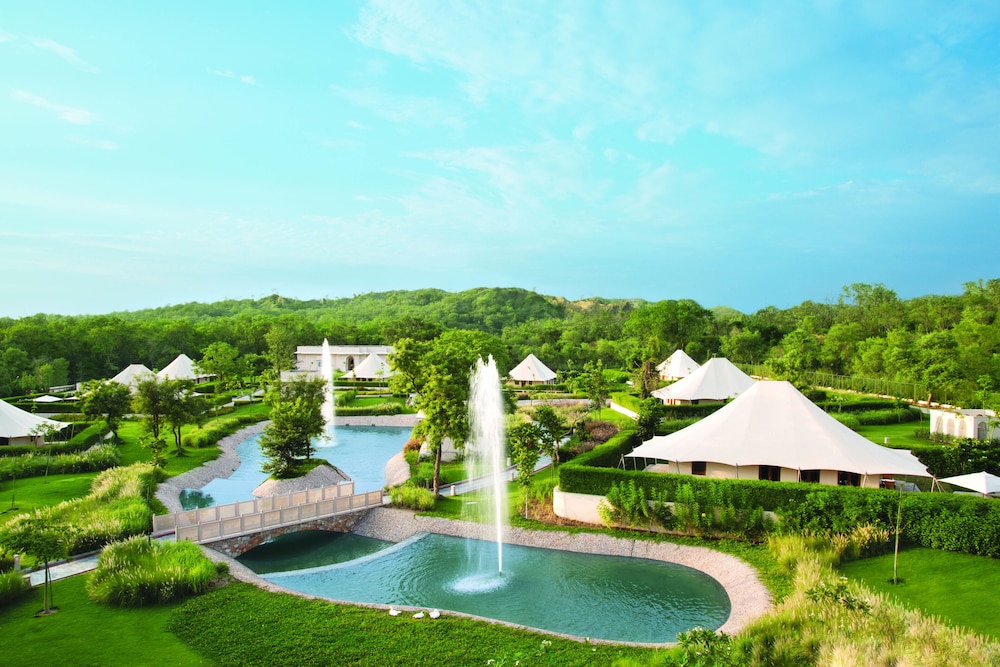 The Oberoi Sukhvilas Spa Resort