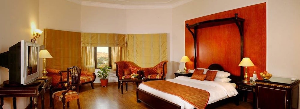 Noor Us Sabah Palace