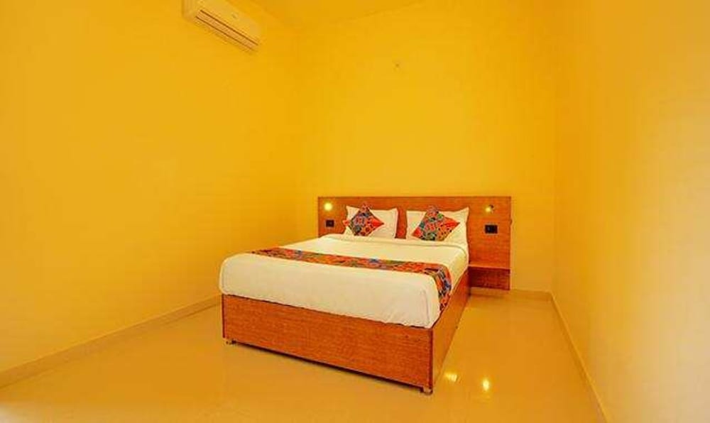 FabHotel GR Lake View