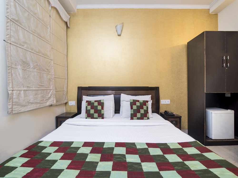 Hotel Shimla Heritage ( Near BLK Hospital)
