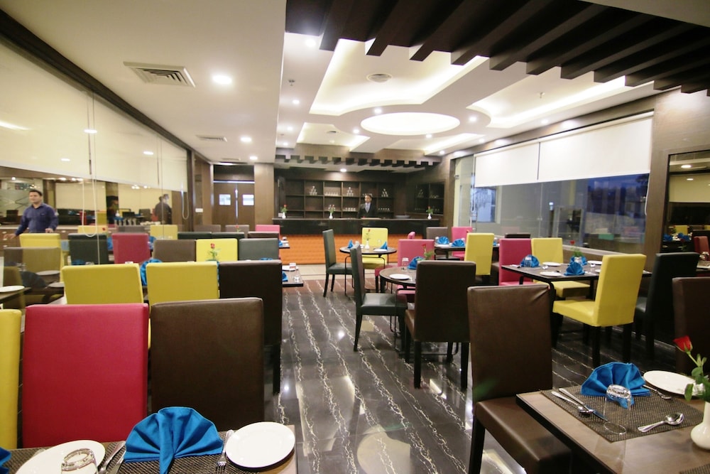 Hotel Trinetar Gardens & Banquets